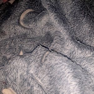 I got this mini cover , glows up in the dark very comfy BRAND NEW 💯 .